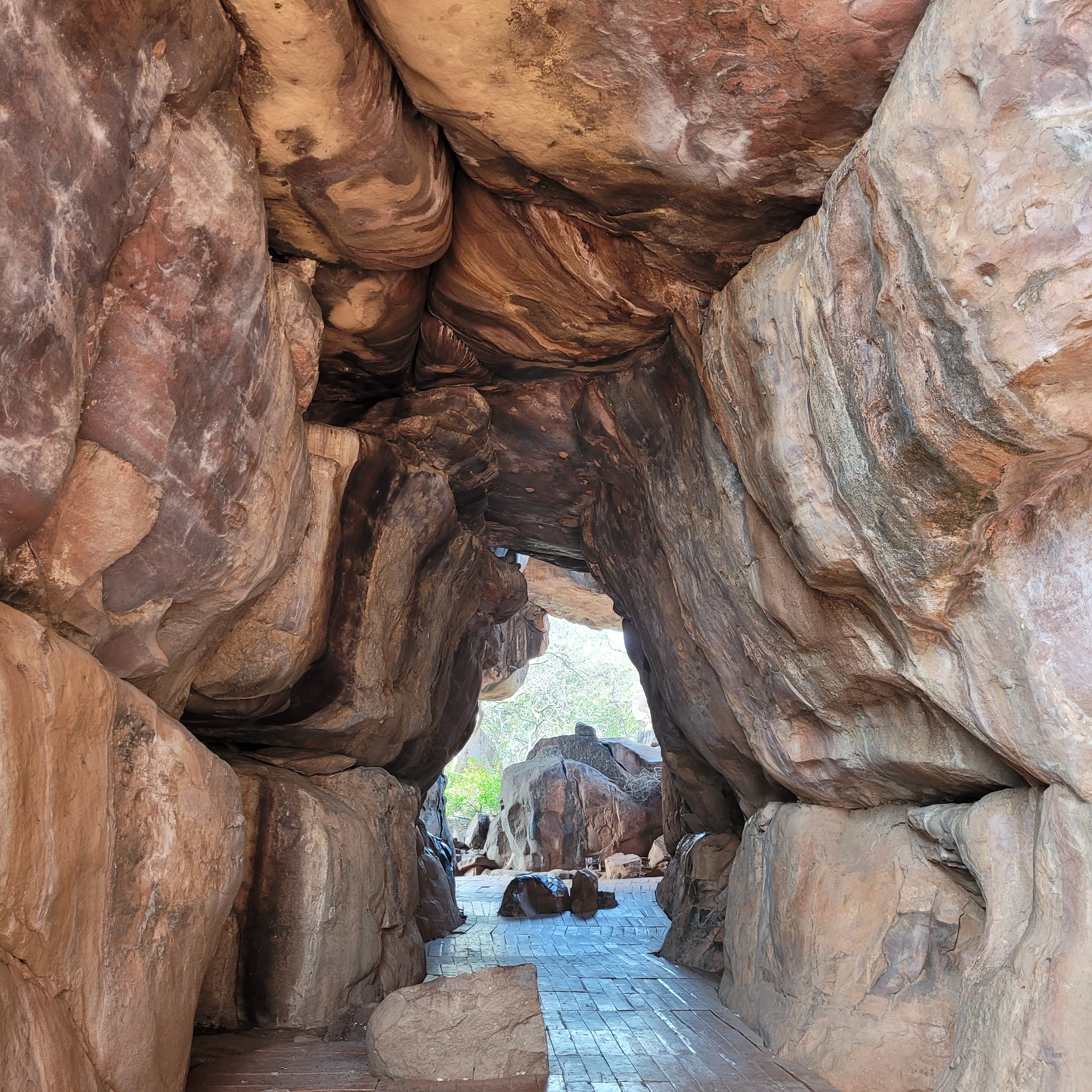 smCaves12