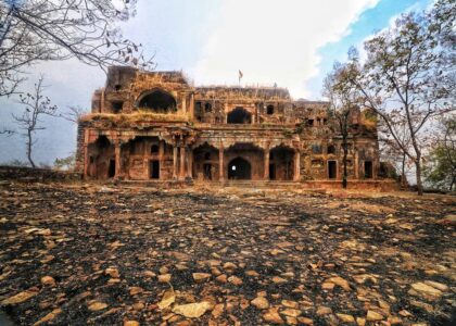 Ginnorgarh tribal fort inside Ratapani Tiger Reserve